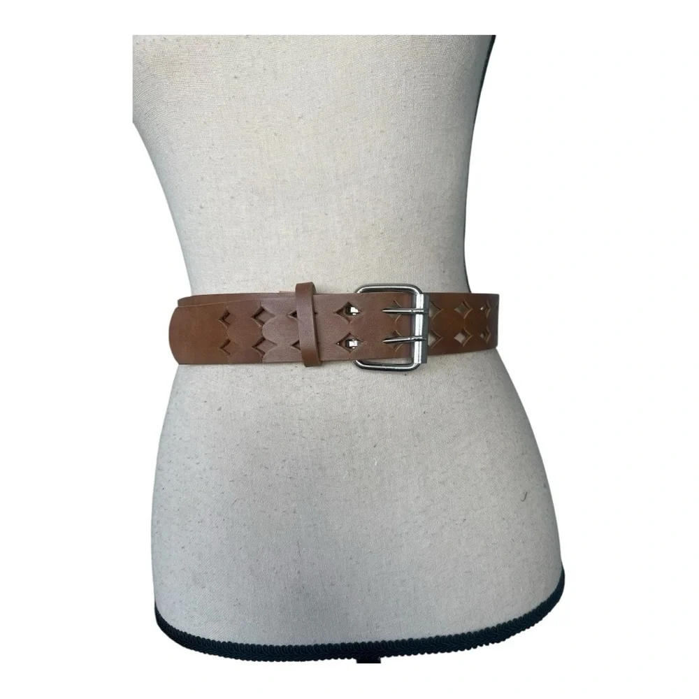 Vintage Brown Leather Belt with Textured Design and Metallic Buckle
